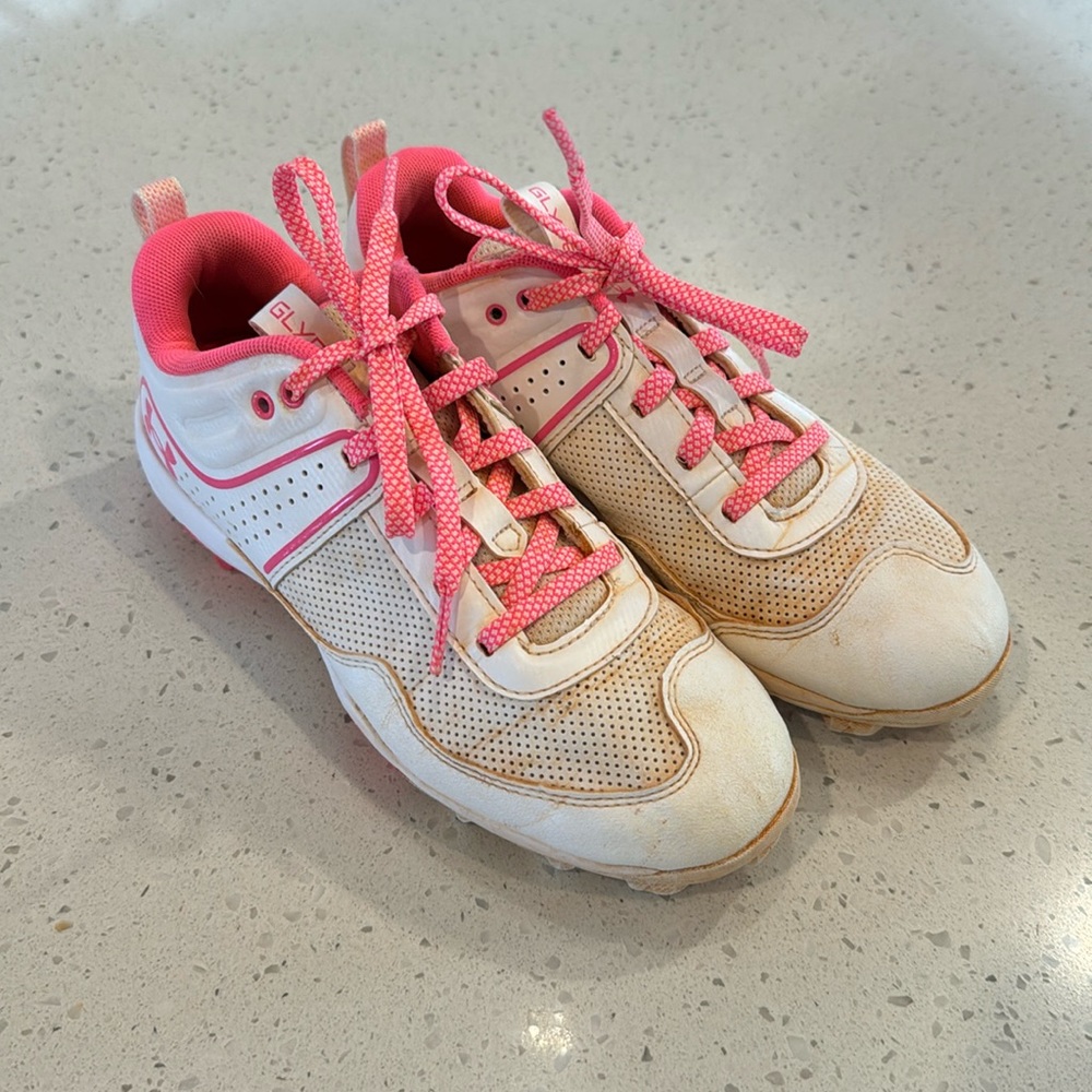 Under Armour Glyde preschool girls softball T-ball cleats
